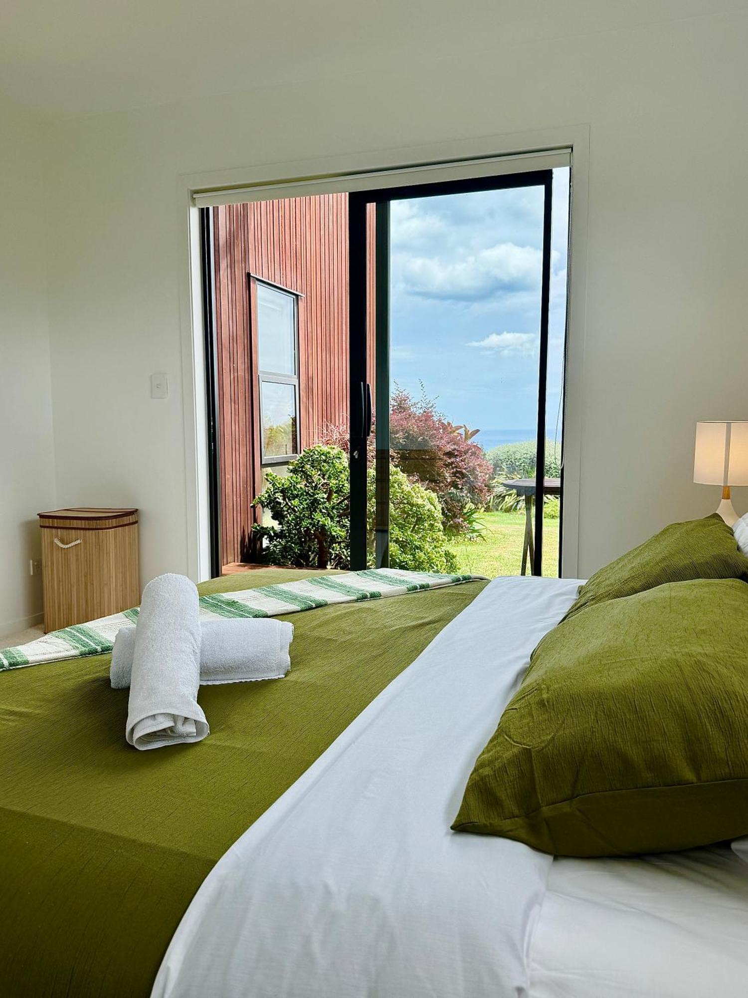 Room At Raglans Travellers Rest Coastal Retreat Exterior photo